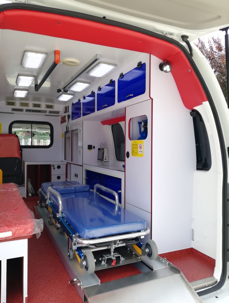 Medical Mid-roof Monitoring Ambulance Car Transport Ambulance for Sale